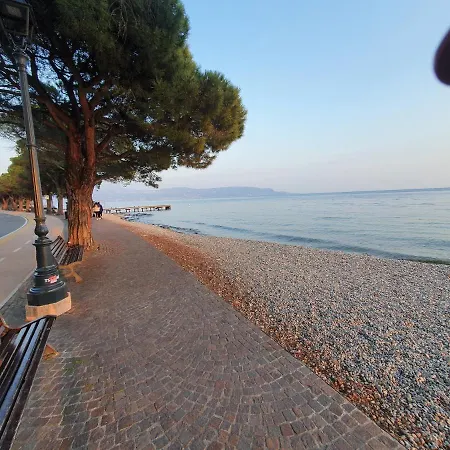 Lido 'with Parking Space Included' Toscolano Maderno
