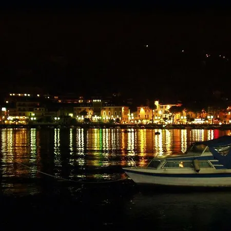 Lido 'with Parking Space Included' Nyaraló